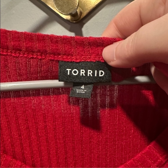 Torrid 3/4 sleeve top - Picture 2 of 4